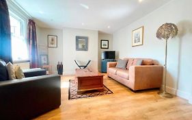 Cheltenham Central Apartment, Parking, Close Bars & Restaurants